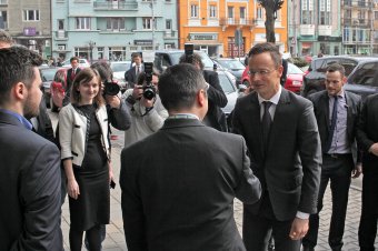 Továbbra is bízik Dragneáék ígéretében a magyar diplomácia