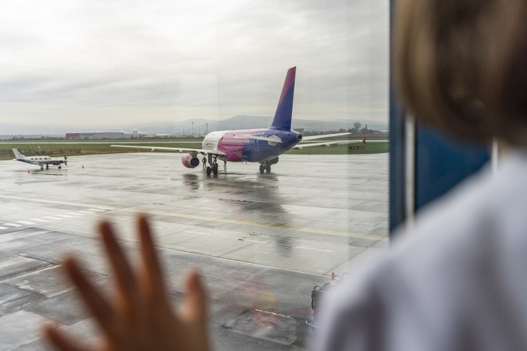 Több mint hétszáz dolgozót küld kényszerszabadságra a bukaresti repülőtereket üzemeltető állami vállalat