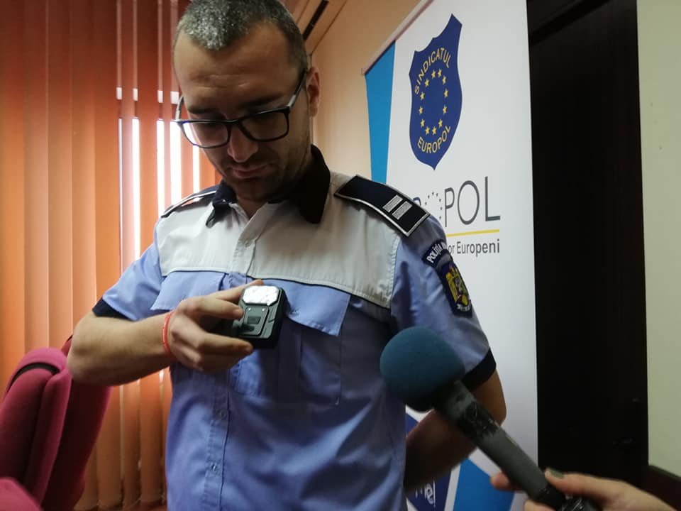 Elejét veszik a megvesztegetéseknek – testkamerával igazoltatnak a Maros megyei rendőrök