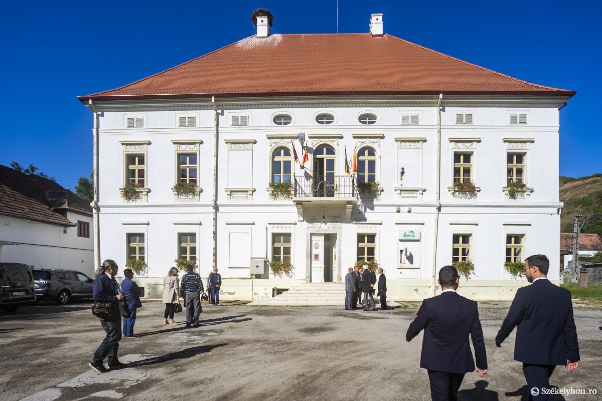 Rhédey-múzeumot avattak Erdőszentgyörgyön – Erzsébet királynő ükanyjának is emléket állít a kiállítótér
