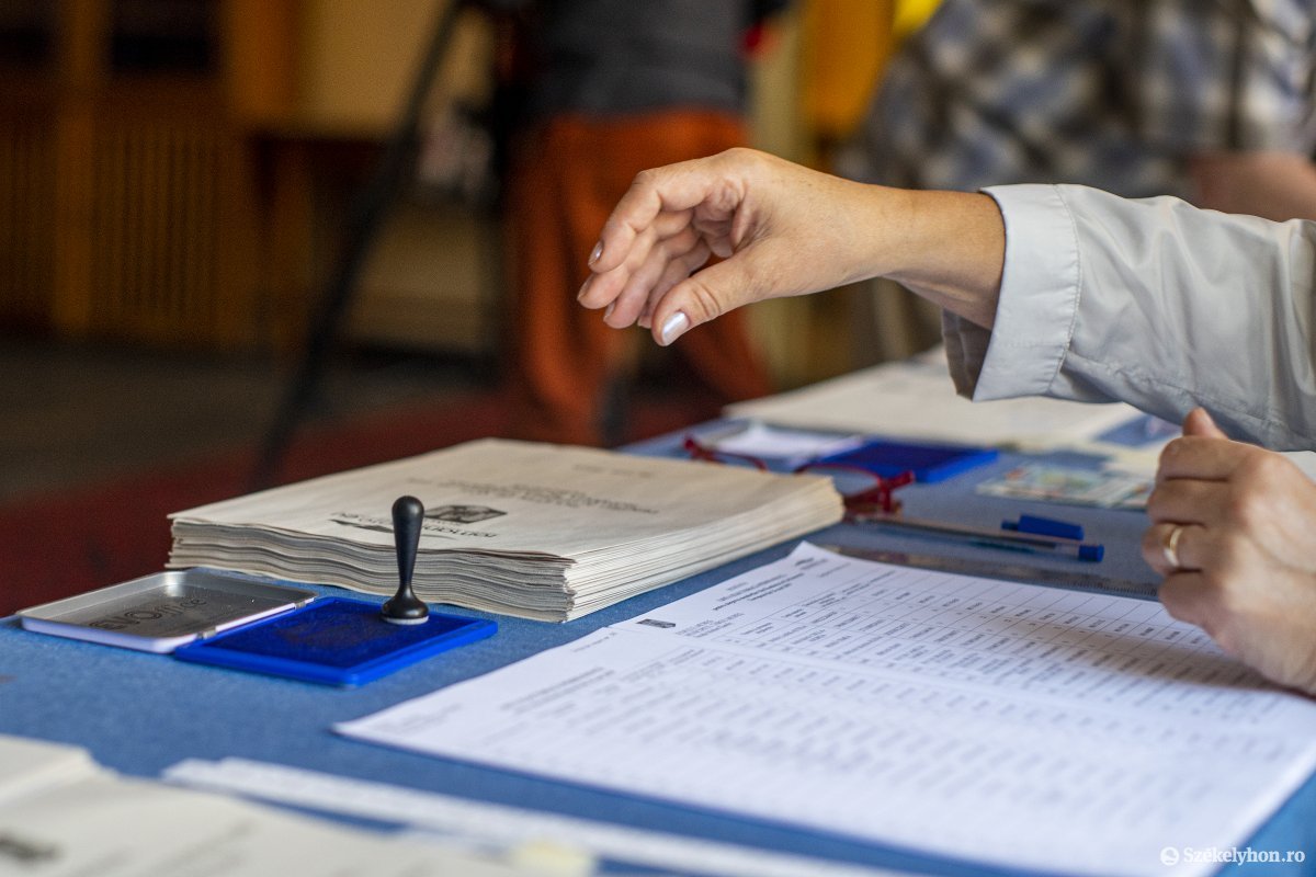 Államfőválasztás: a külföldön élő román állampolgárok az Állandó Választási Hatóság honlapján regisztrálhatnak