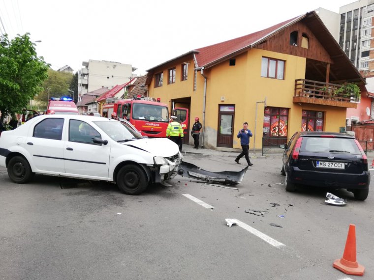 Két autó ütközött Marosvásárhelyen