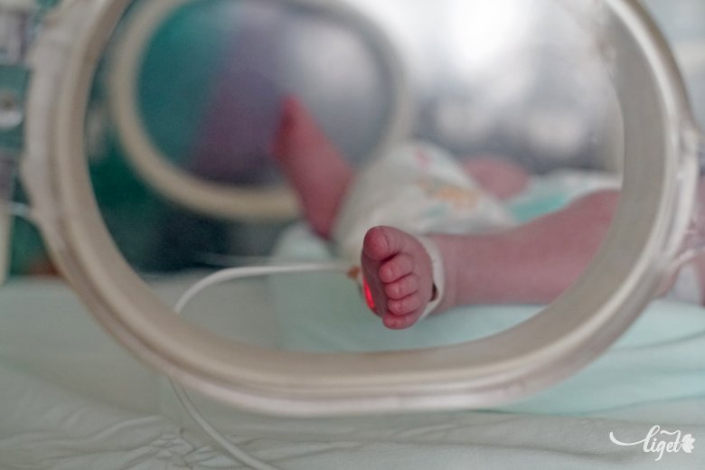 Huszonöt romániai kórházban bővíthetik az újszülöttek kezeléséhez szükséges infrastruktúrát