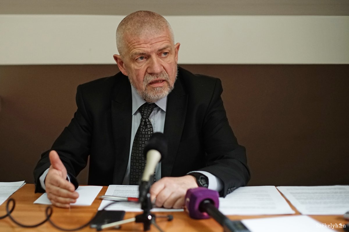 Izsák Balázs SZNT-elnök bízik abban, hogy folytatódhat az aláírásgyűjtés
