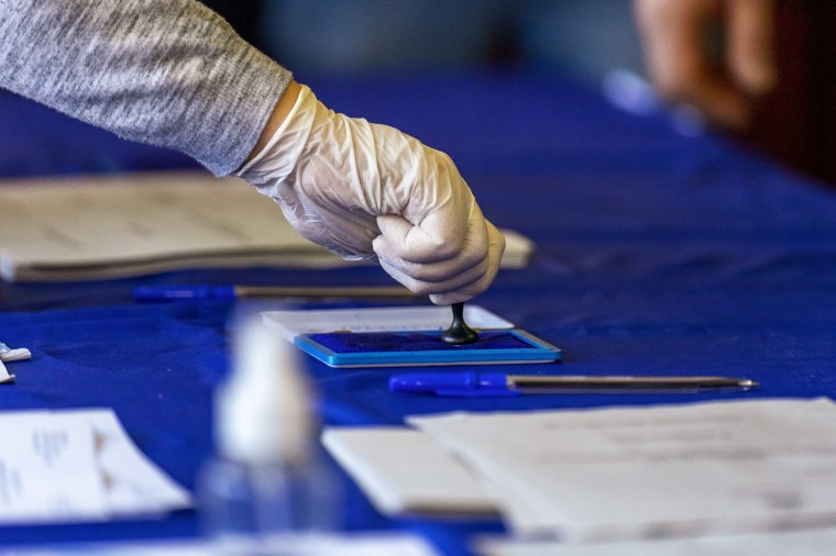 Negyedmilliónál is több választópolgárt várnak az urnákhoz vasárnap Hargita megyében