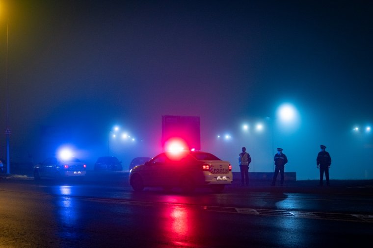 Rendőrautó gázolt el egy gyalogost szilveszter ködös éjszakáján