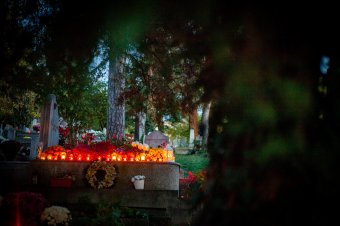 Élethez viszonyulás, elmúláshoz közelítés: Szőcs Csaba plébános a gyászhoz, halálhoz való lelki hozzáállásról