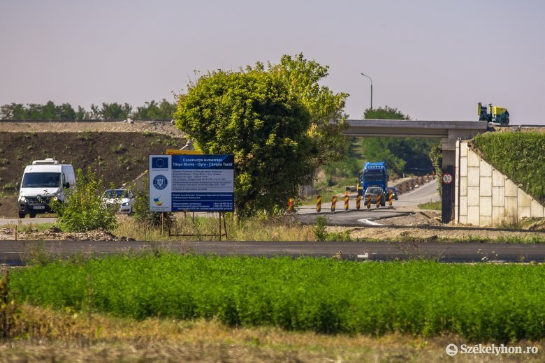 Aláírták a szerződést, kezdődhet a munka az észak-erdélyi autópálya Maroskece és Aranyosgyéres közötti szakaszán