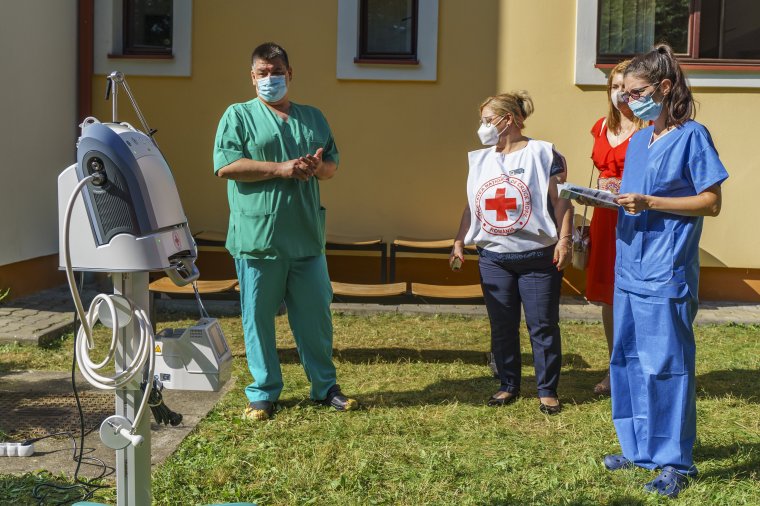 Lélegeztetőgépet adományoztak a marosvásárhelyi ideiglenes kórháznak