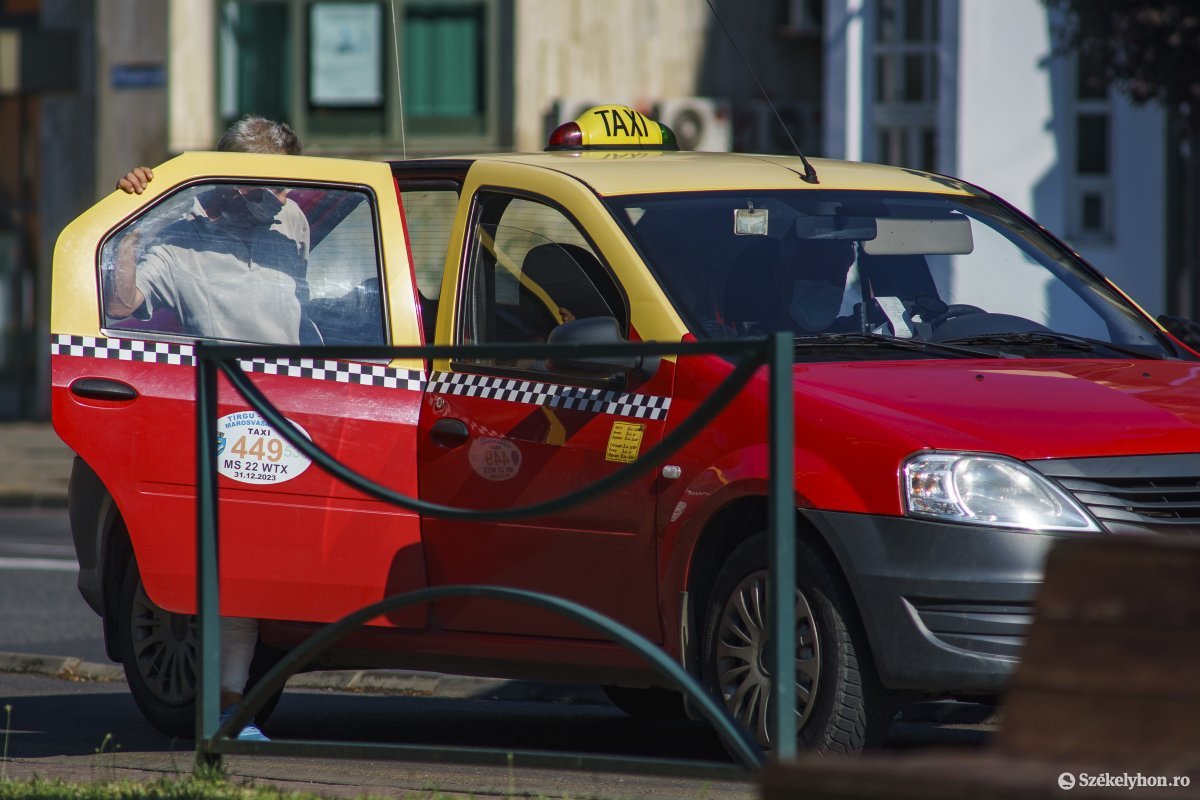 A taxitársaság kapta a bírságot, mert nem árulta el, melyik sofőrje vétett