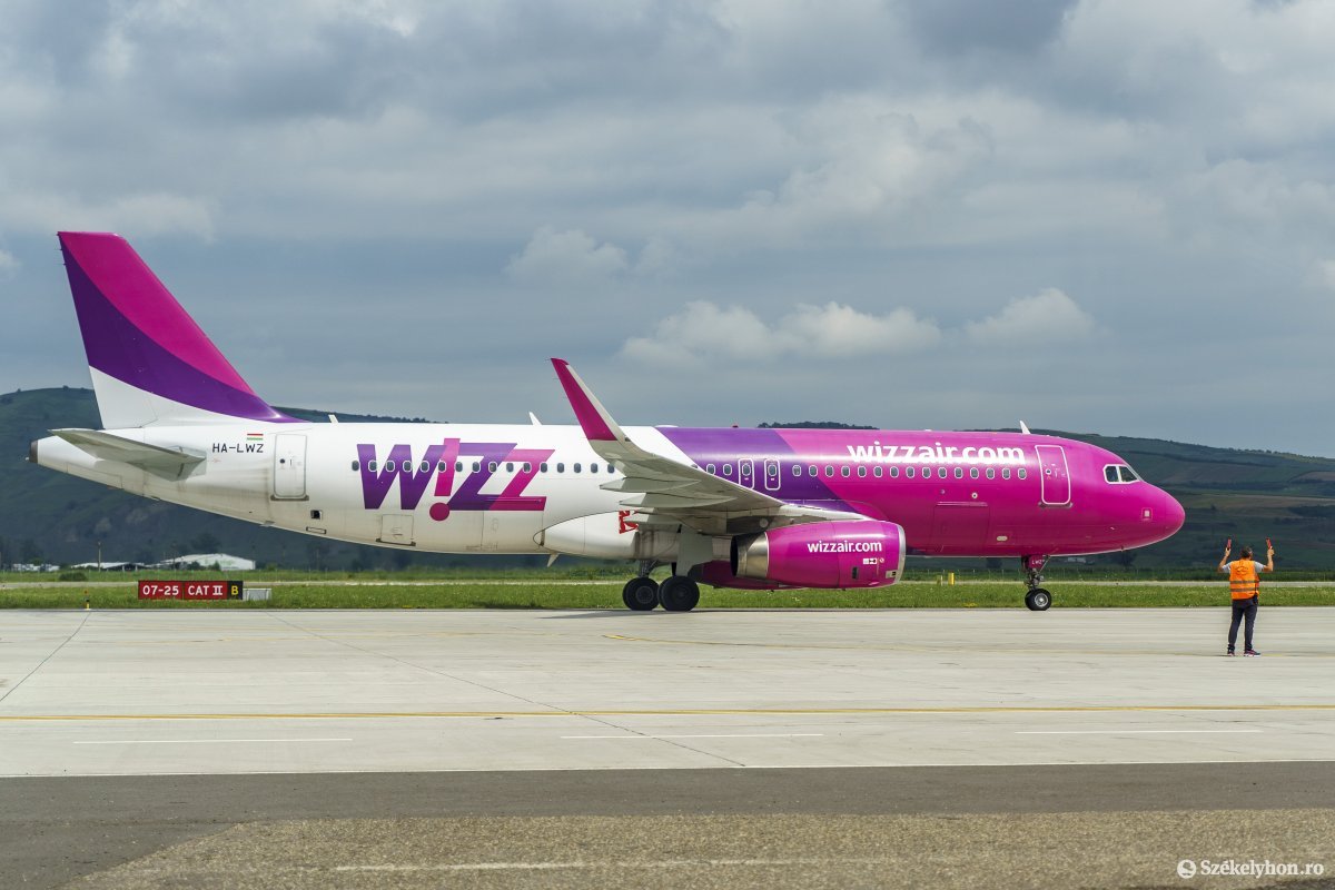 A magyar érdekeltségű Wizz Air fapados légitársaságra panaszkodik Brüsszelnél a román gazdasági miniszter