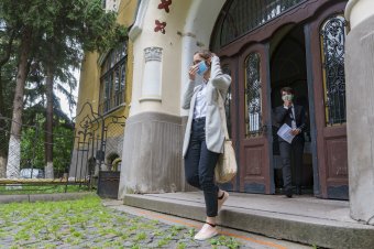 Román drámával kezdődött az idei érettségi, többtucatnyi diák nem vizsgázhatott a járványhelyzet miatt