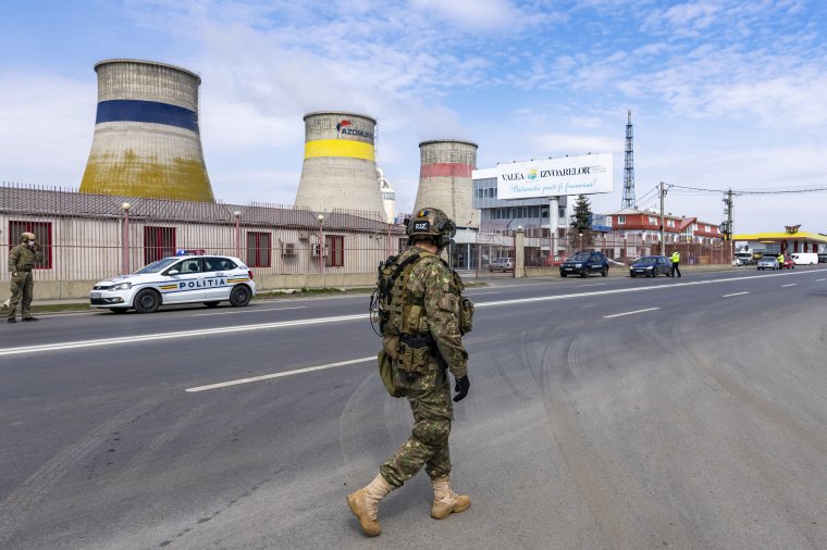 Több mint 8000 tonna, nem megfelelően tárolt ammónium-nitrátot foglalt le a román rendőrség