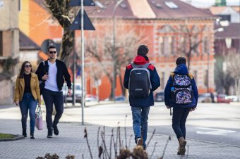 Nagypénteken kezdődik a tavaszi szünet, a diákok ortodox húsvét után térnek vissza az iskolapadokba