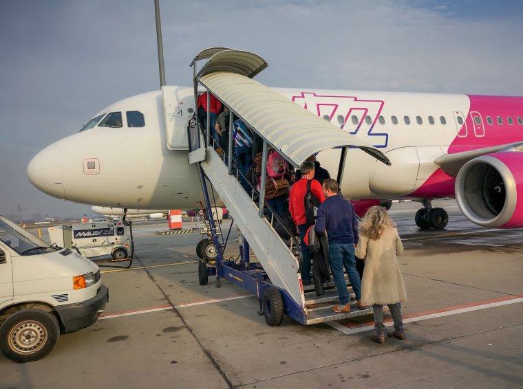 Nyolc bukaresti járatát indítja újra a Wizz Air