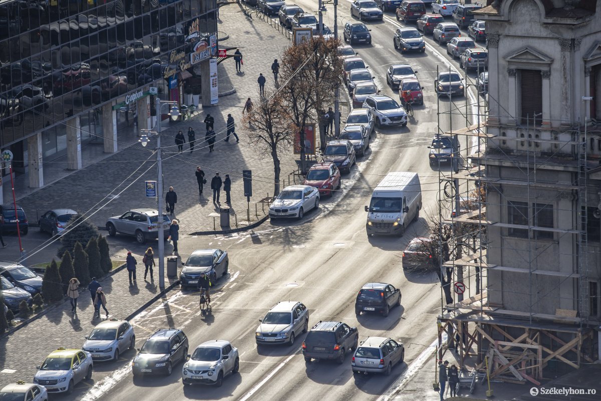 Nőtt az egy főre jutó szén-dioxid-kibocsátás: Románia rendelkezik Európa második legöregebb gépkocsiparkjával