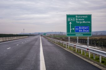 Csak az idő száguld az Erdélyt Moldvával összekötő autópálya nyárádmenti rajza felett