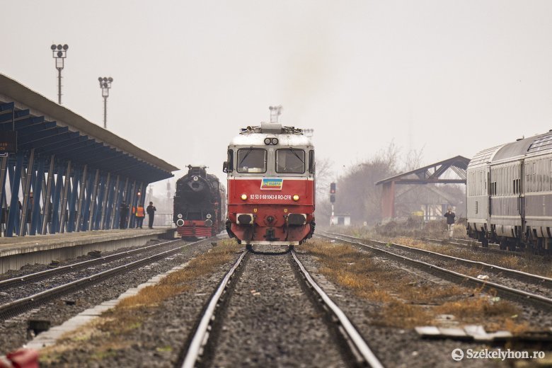 Négy szakaszra bontva korszerűsítik 2026-ig a Kolozsvár-Nagyvárad-Biharpüspöki vasútvonalat