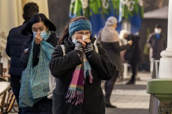 Bulgária ezentúl influenzaként fog tekinteni a koronavírusra