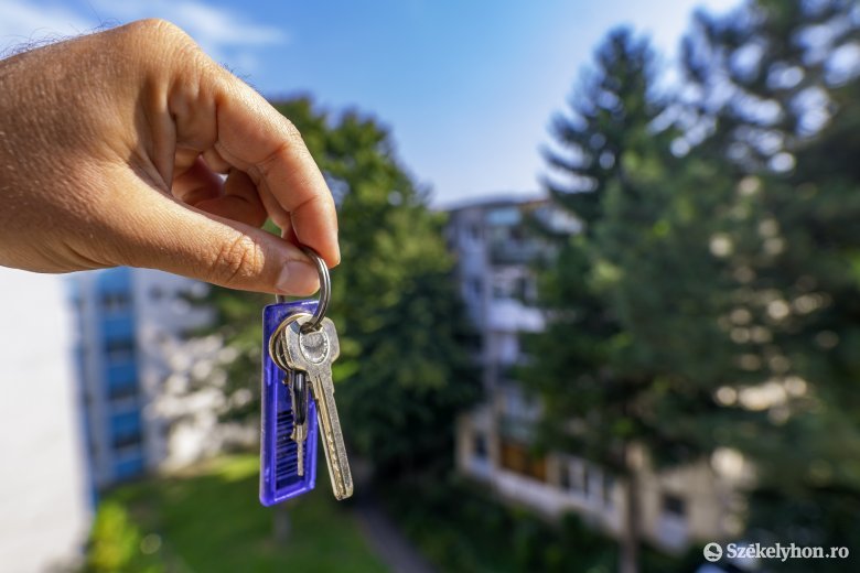 Lassul az ingatlanpiac: előző hónaphoz képest nőtt, de 2021 júliusához képest visszaesett az eladott lakások száma