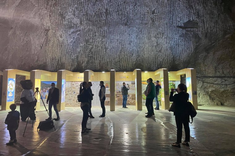 Hargita és Maros megye turistalátványosságait népszerűsíti a parajdi sóbányában létrehozott kiállítóterem