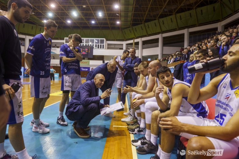 Türelemre intenek, fejlődőképes a marosvásárhelyi férfi kosárlabdacsapat