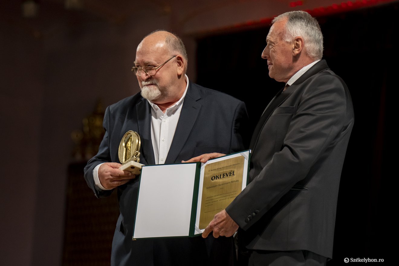 Bernády-díjat kapott Sebestyén-Spielmann Mihály történész, író