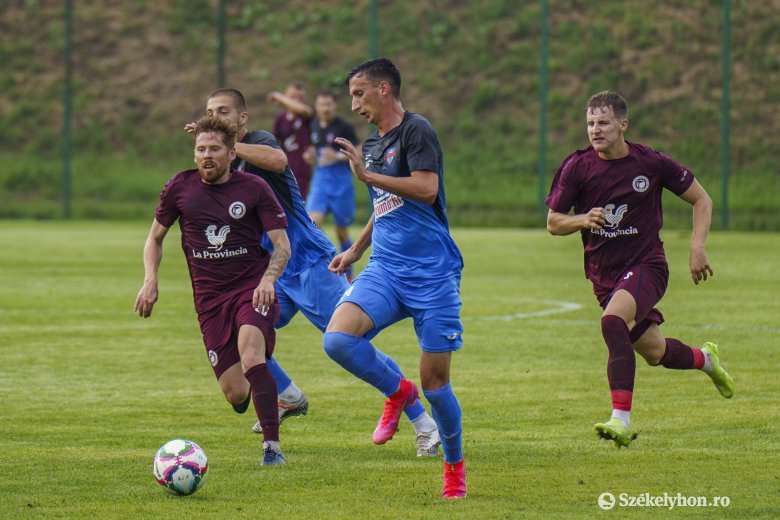 Fiatalokkal teli keretekkel rajtol a Liga 3: eltérő célokkal kezdik az idényt az erdélyi futballcsapatok