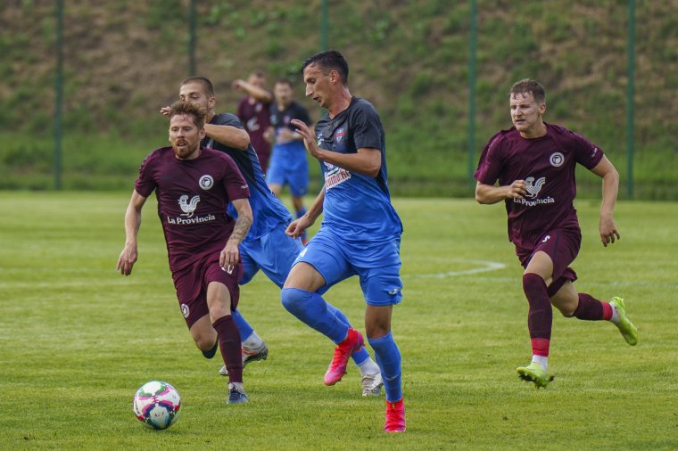 Fiatalokkal teli keretekkel rajtol a Liga 3: eltérő célokkal kezdik az idényt az erdélyi futballcsapatok