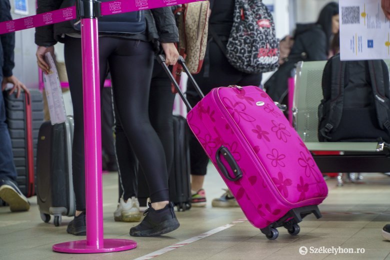 Száz romániai utas rekedt az ammáni repülőtéren