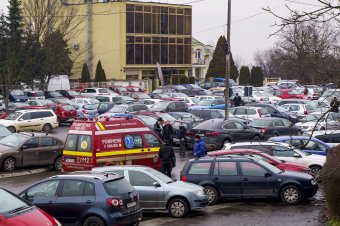 Lazítanak a parkolási káoszon a marosvásárhelyi nagykórháznál