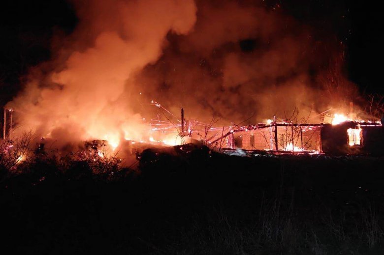 Leégett egy állatfarm Maros megyében