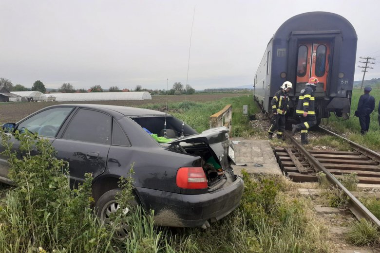 Egy személy megsérült, miután vonattal ütközött egy autó Maros megyében